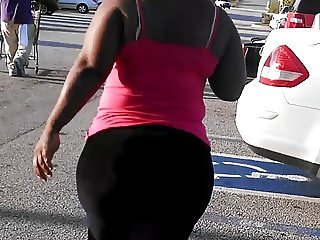 matuer bbw booty 9 on cell phone