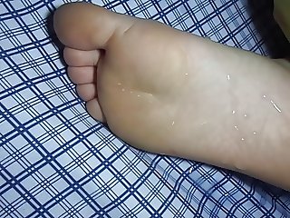 Cumming on gf's soles as she in bed