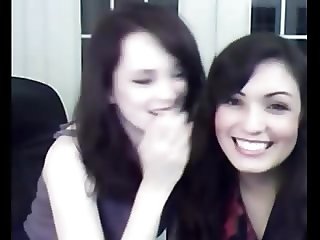 3 girls show webcam